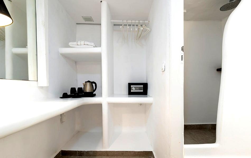 Amaze Suites